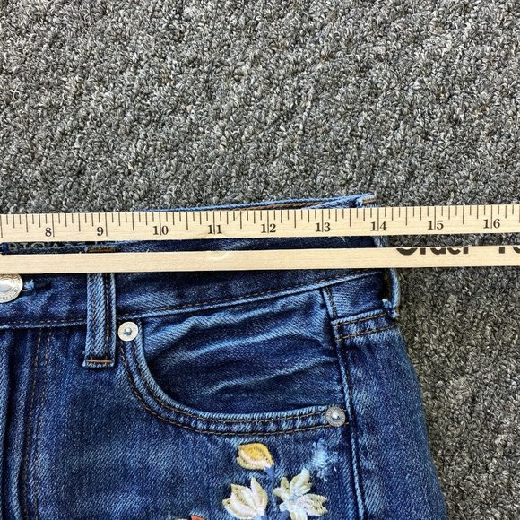 American Eagle Floral Embroidered Mom Jean Shorts Size 2 High Rise Cotton Denim - Picture 8 of 10